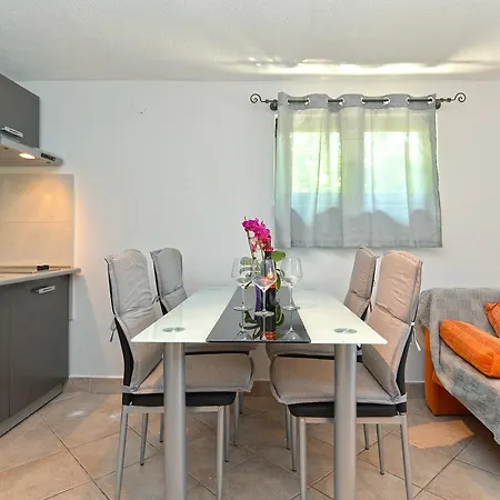 Vesna 1642 Apartment *