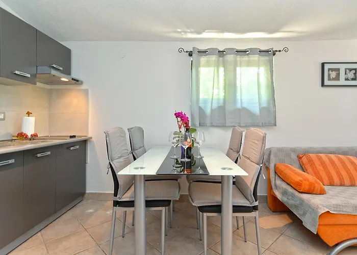 Vesna 1642 דירה *